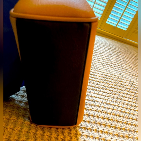 Liz Claiborne Cross Body or Shoulder Tan Purse With Black Strap and Gold Accents - Picture 6 of 7